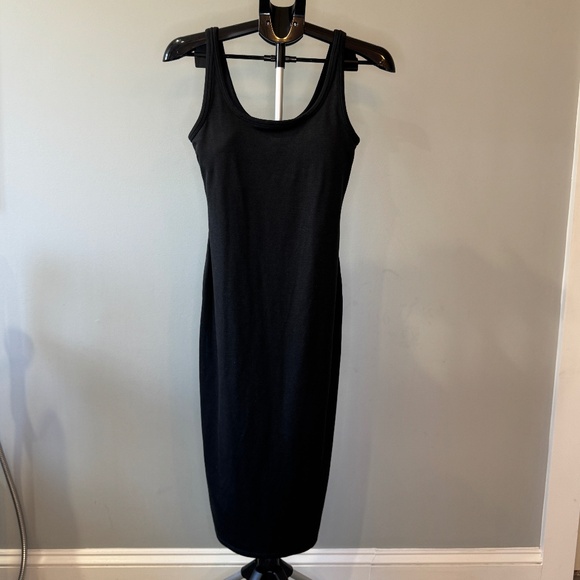 Vuori Black Tank Midi Dress – Size M - Picture 1 of 2